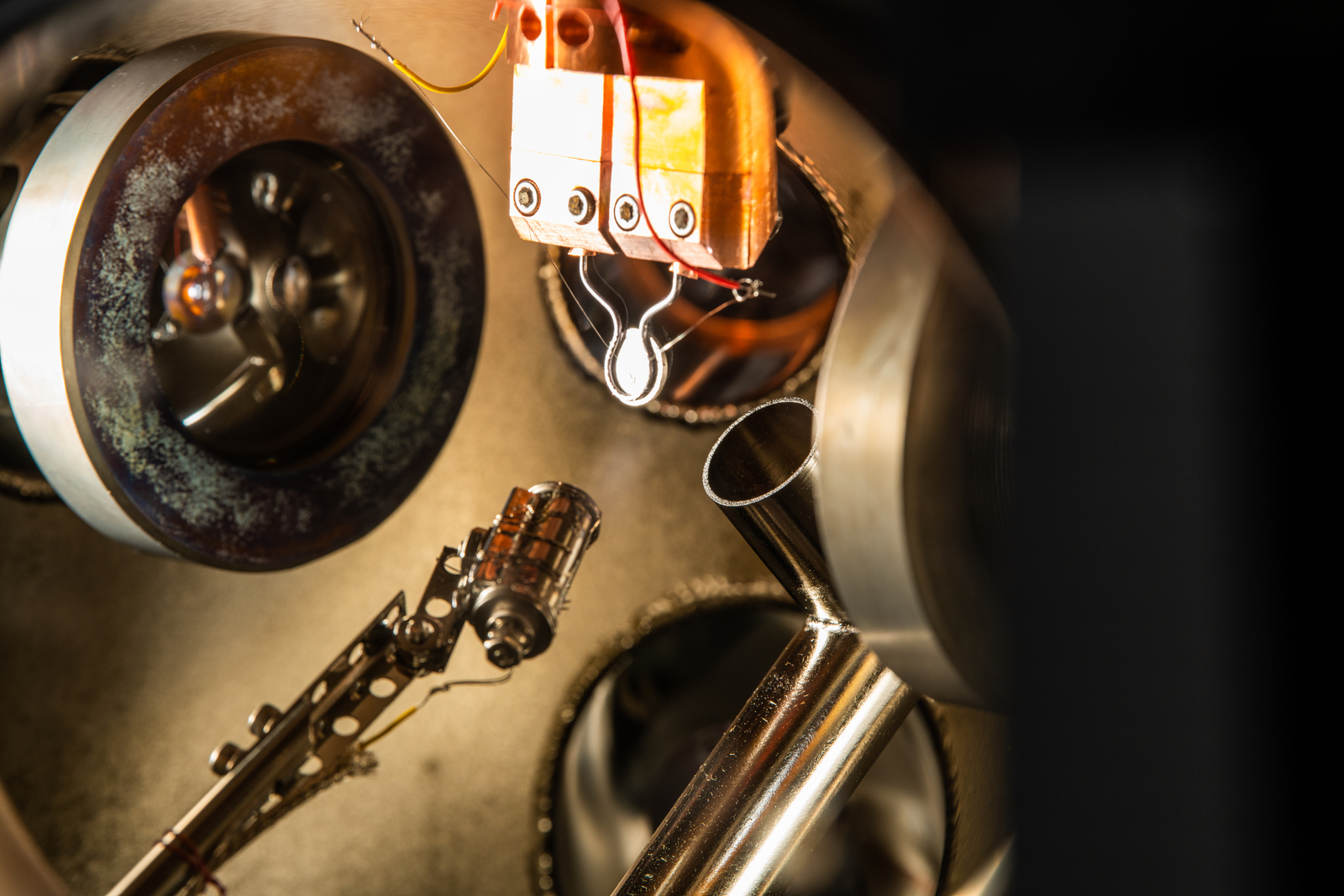 Closeup photo of PNNL's ultra-high vacuum chamber.